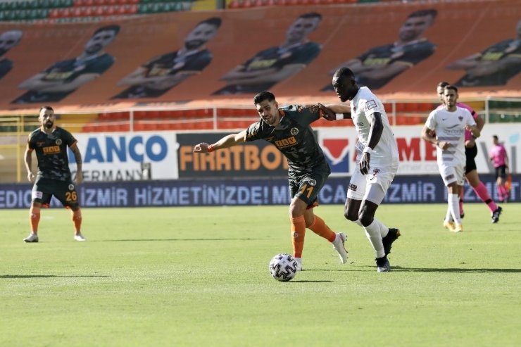 Süper Lig: Aytemiz Alanyaspor: 4 - Atakaş Hatayspor: 0 (İlk yarı)