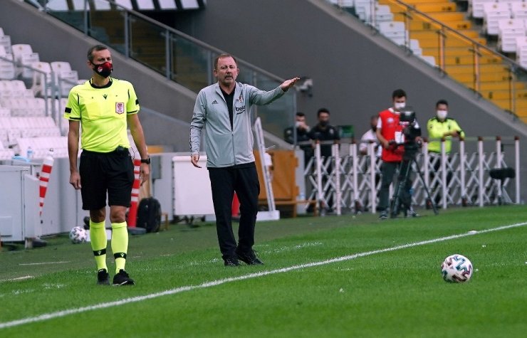 Süper Lig: Beşiktaş: 0 - Gençlerbirliği: 1 (İlk yarı)