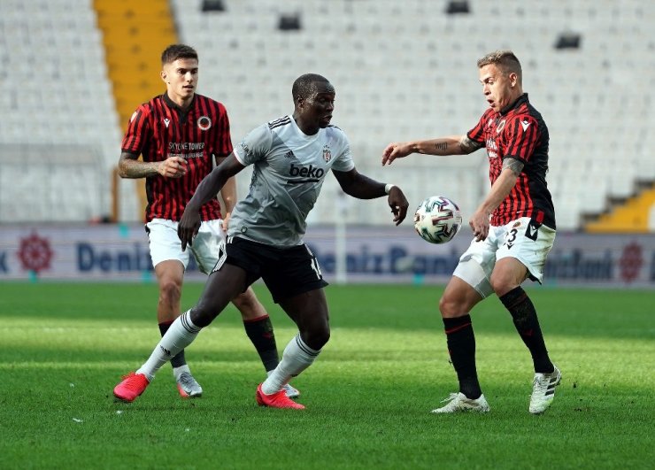 Süper Lig: Beşiktaş: 0 - Gençlerbirliği: 1 (İlk yarı)