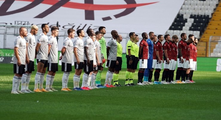 Süper Lig: Beşiktaş: 0 - Gençlerbirliği: 1 (Maç devam ediyor)