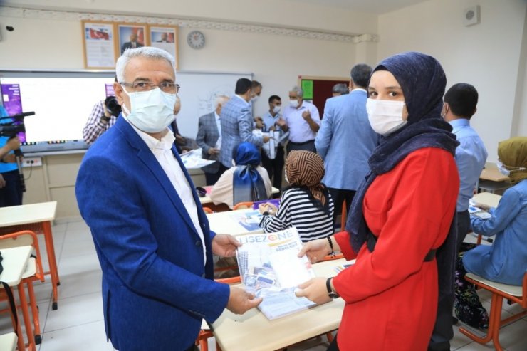 Yüz yüze eğitime başlayan öğrencilere moral ziyareti