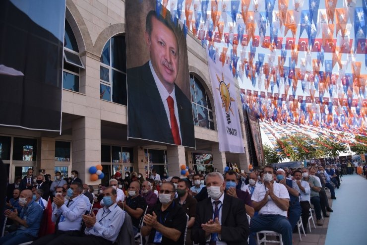 AK Parti Bursa’da ilçe kongrelerini tamamladı