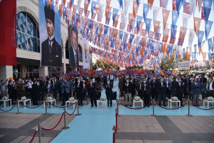 AK Parti Bursa’da ilçe kongrelerini tamamladı