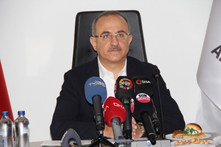 AK Parti İzmir İl Başkanı Sürekli: "18 ay göz boyamayla geçmiştir"