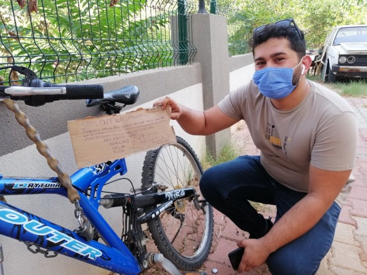 Çaldığı bisikleti 3 gün sonra özür ve af notuyla geri bıraktı