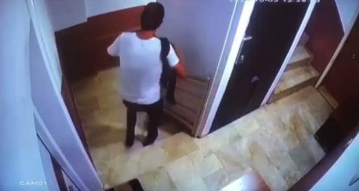Maskeli ve şapkalı ayakkabı hırsızı güvenlik kamerasına takıldı