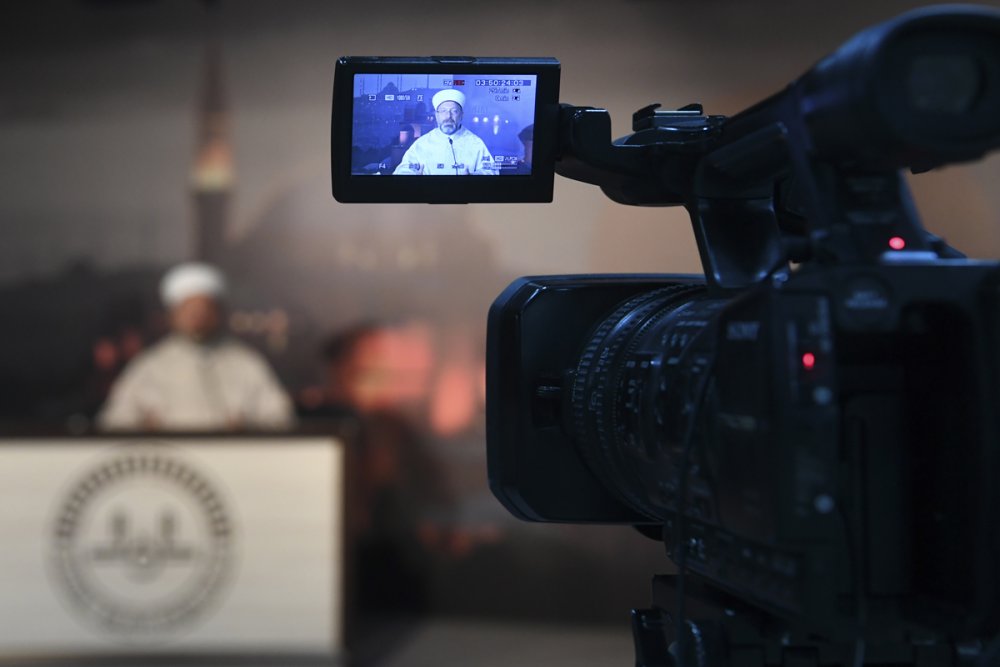 Ayasofya kiliseden camiye dönüştürülmedi! O cami tekrar ibadete açıldı