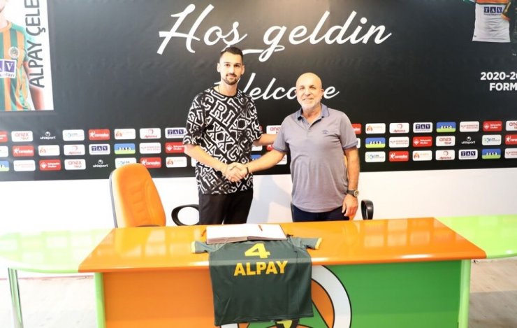 Beşiktaşlı genç stoper Alpay Çelebi, Alanyaspor’da