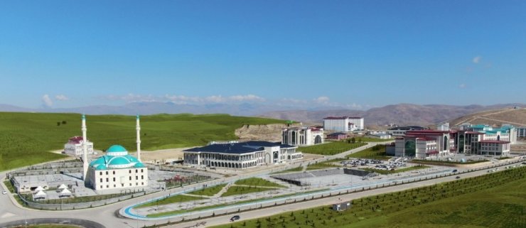 Bayburt Üniversitesi yükselişini sürdürüyor