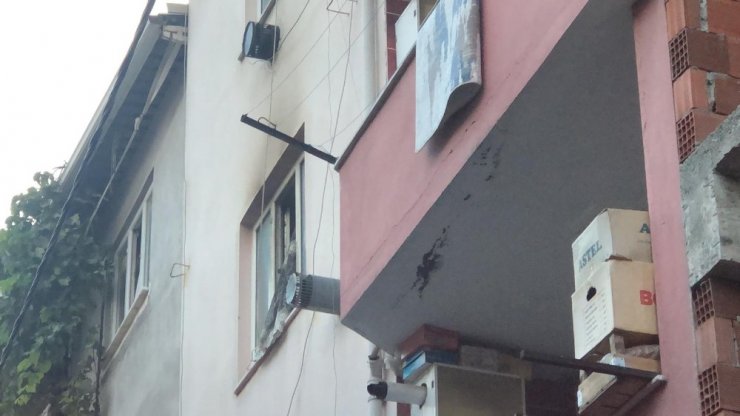 Bursa’da 5 katlı binada korkutan yangın