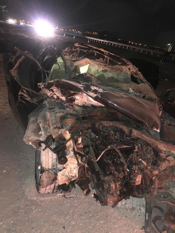 Makas atmaya çalıştı, kamyonetin altına girdi: 2’i ağır, 3 yaralı
