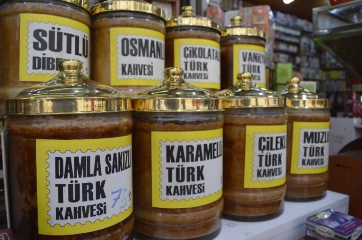 Farklı bir tat; aromalı Türk kahvesi