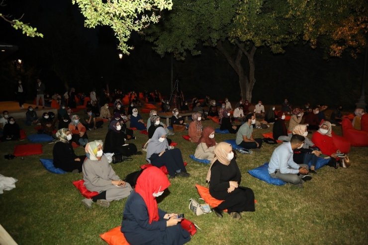 Yazar İbrahim Tenekeci kendi tecrübelerini anlattı