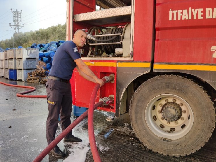 Hatay’da gıda fabrikasında yangın