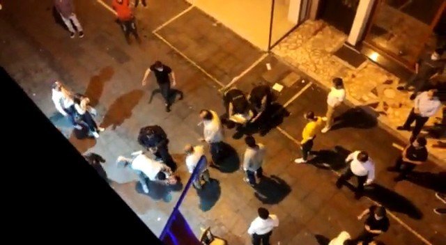 Kadıköy’de bekçiler ile vatandaşlar arasında arbede kameraya yansıdı