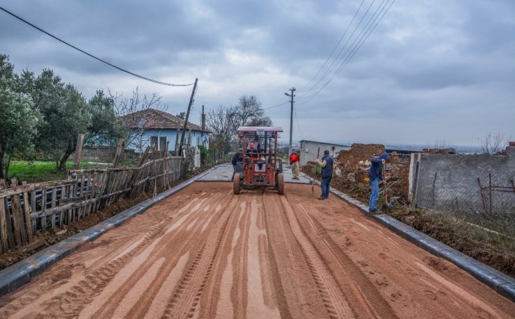 Karacabey’de parke taşı çalışmaları sürüyor