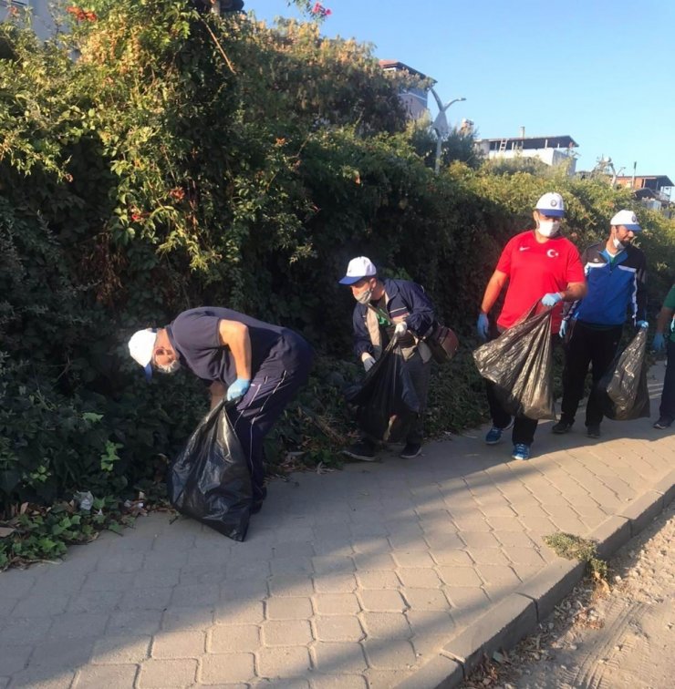 Sporla çevre temizliği yaptılar