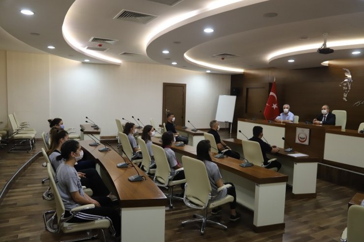 Başkan Kılıç’tan kadın hentbol takımına destek