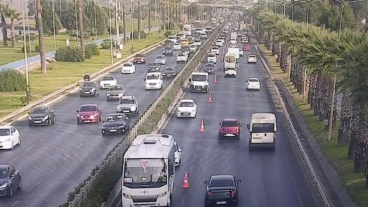 Başkan Soyer: "Kademeli mesai kent genelinde yaygınlaşırsa trafik sorun olmaktan çıkar"