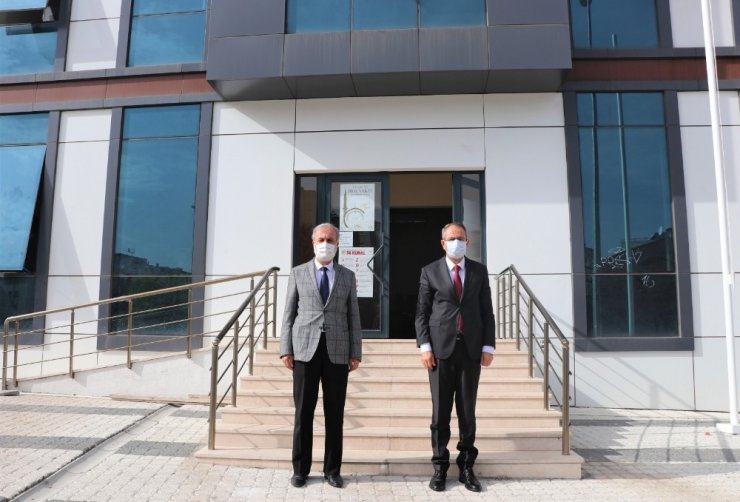 Sultanbeyli Kaymakamı, diyanet personelinin ‘Camiler ve Din Görevlileri Haftası’nı kutladı