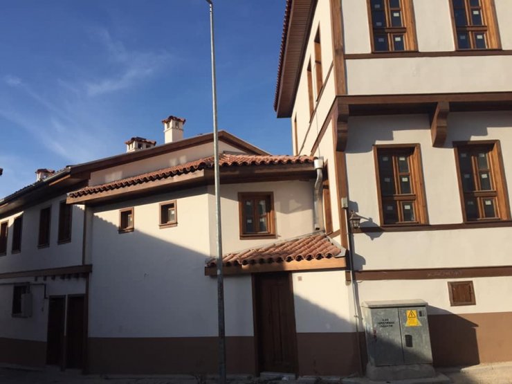 Tarihi konakların restorasyonu devam ediyor