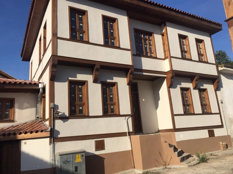 Tarihi konakların restorasyonu devam ediyor
