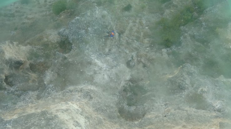 80 metreden kanyona iple indiler