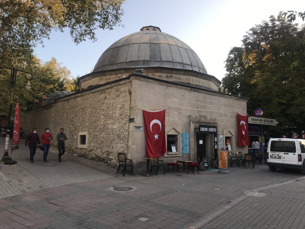 600 yıllık hamamın kubbe kurşunları çalındı! 4 şüpheli gözaltında