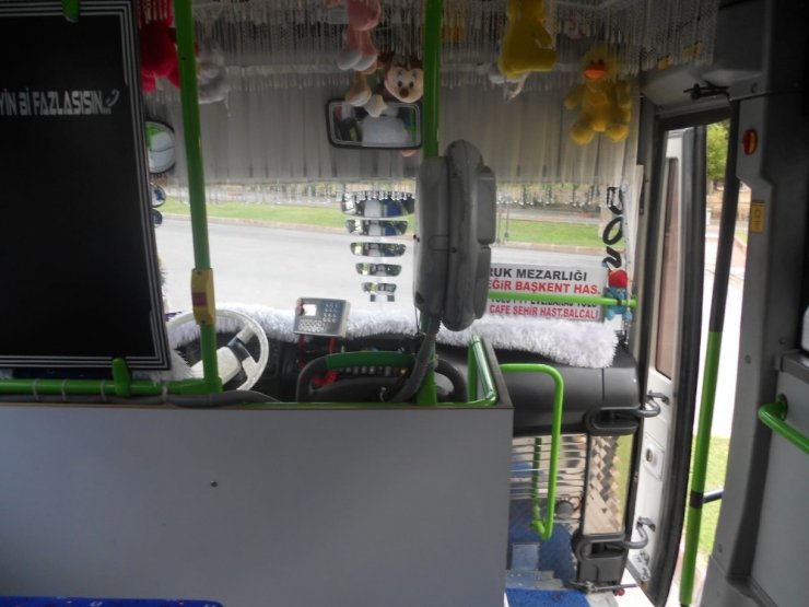 Abart egzozlu süslü halk otobüsü trafikten men edildi