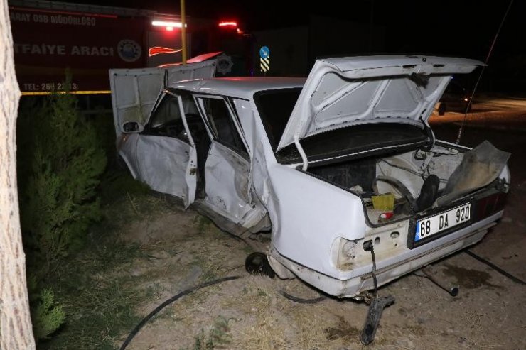 Minibüsün otomobile çarptığı kaza güvenlik kamerasında
