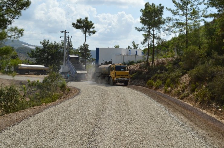 Alanya Demirtaş-Büyükpınar-Yeşilöz yolu asfaltlanıyor