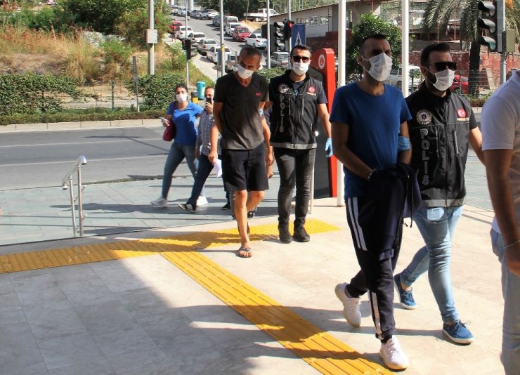 Alanya’da 2 ayrı uyuşturucu operasyonu: 4 gözaltı