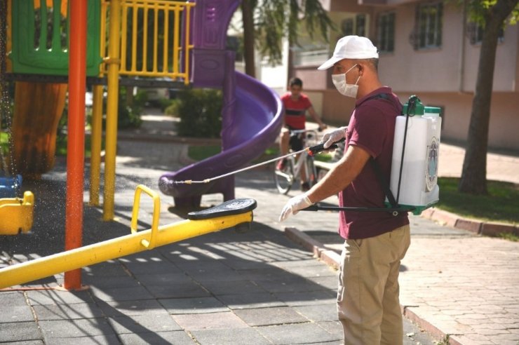 Başkan Güder’den parklara önem