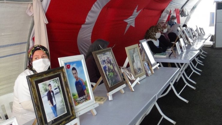 HDP önündeki ailelerin evlat nöbeti 398’inci gününde