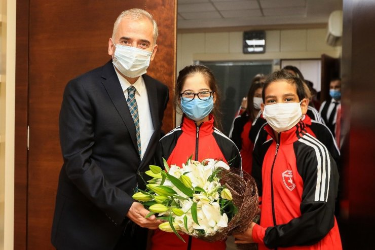 Denizli Büyükşehir Belediyespor ailesinden Başkan Zolan’a ziyaret