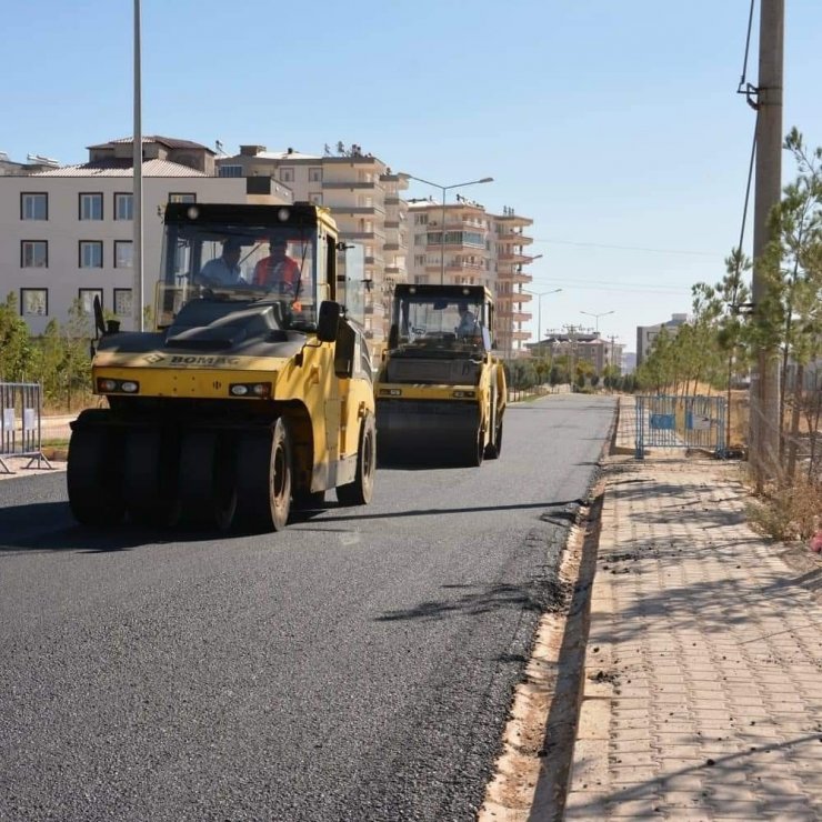 Ergani’de yol yapım çalışmaları devam ediyor