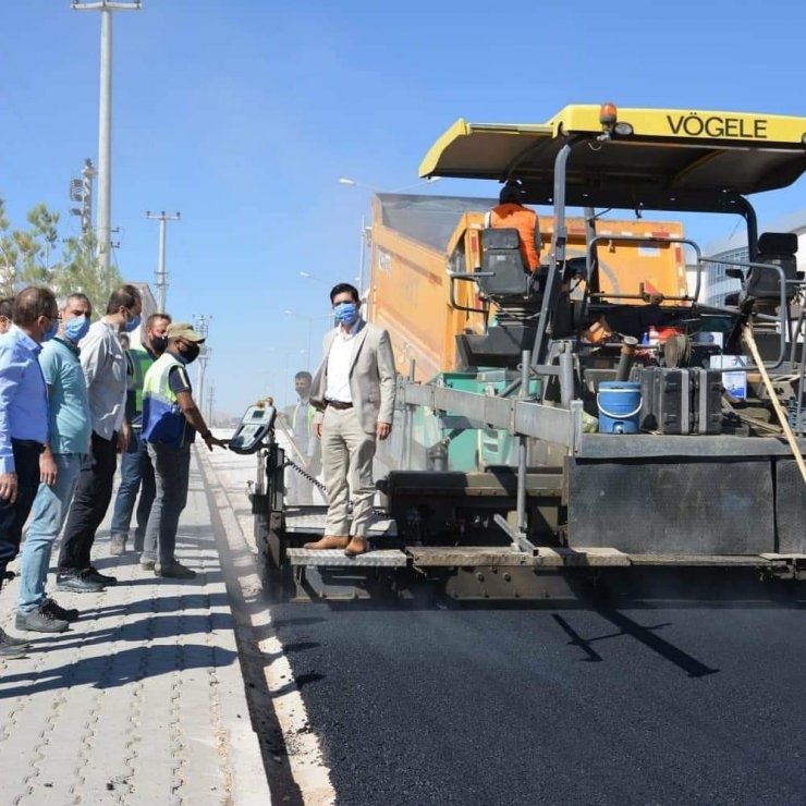 Ergani’de yol yapım çalışmaları devam ediyor