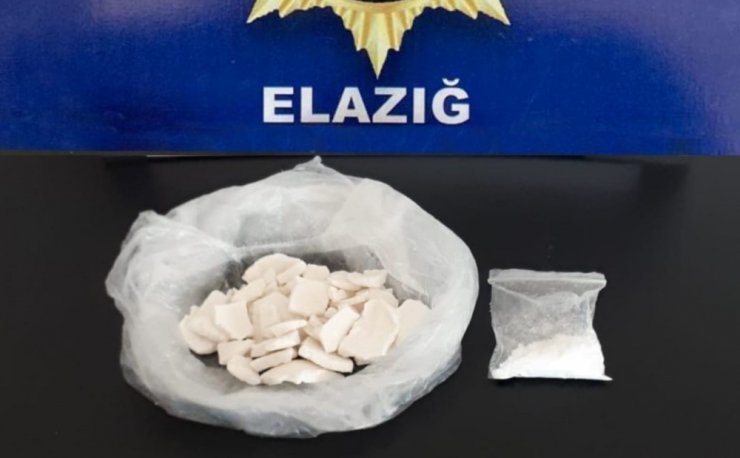 Elazığ’da polisin şüphelendiği şahıstan, kokain ele geçirildi