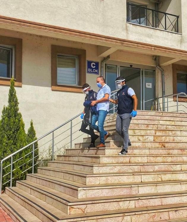 FETÖ operasyonunda doçent tutuklandı