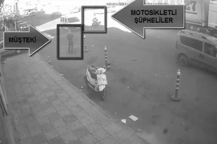 Motosikletli kapkaççılar güvenlik kamerasında