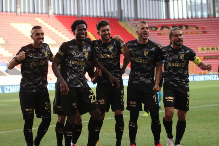 Göztepe, transfer sezonunu 11 yeni futbolcuyla kapattı