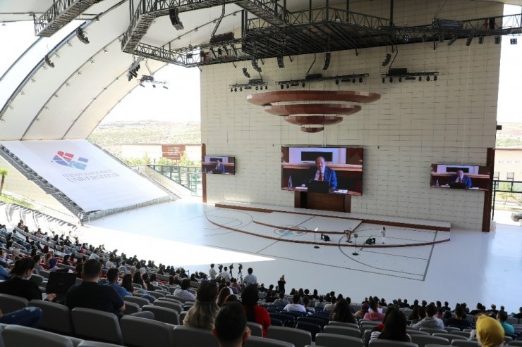 HKÜ’de ilk ders Cumhurbaşkanlığı Sözcüsü İbrahim Kalın’dan