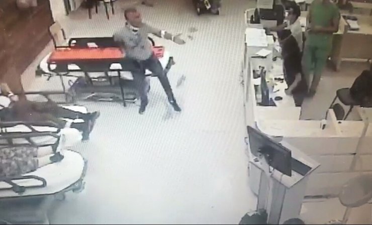 İzmir’de doktora darp anları güvenlik kamerasında