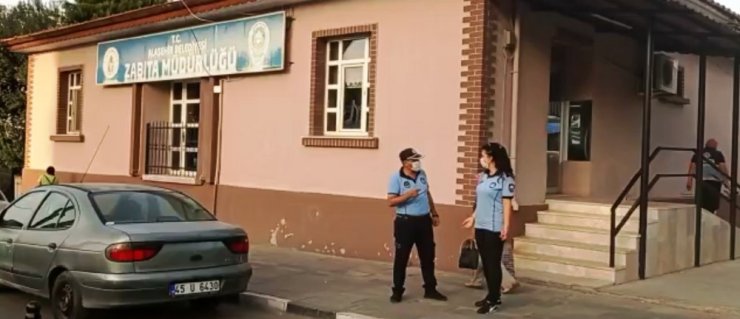 Manisa’da baygınlık geçiren yaşlı kadına zabıtalardan ilk müdahale