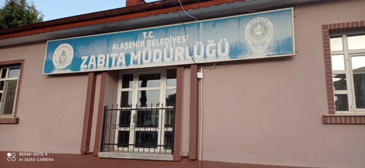 Manisa’da baygınlık geçiren yaşlı kadına zabıtalardan ilk müdahale
