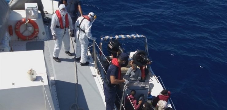 Mersin açıklarında 11 düzensiz göçmen yakalandı