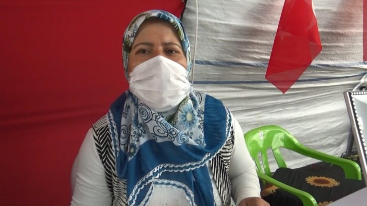 HDP önündeki ailelerin evlat nöbeti 398’inci gününde