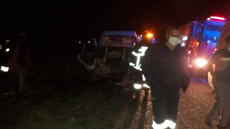 Sandıklı’da trafik kazası: 2 yaralı