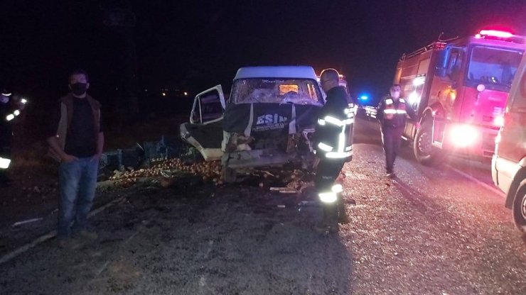 Sandıklı’da trafik kazası: 2 yaralı