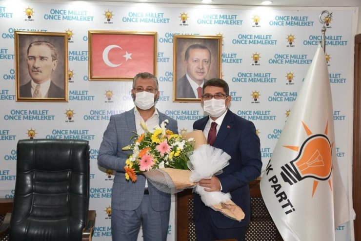 AK Parti’li iki başkandan birliktelik mesajı